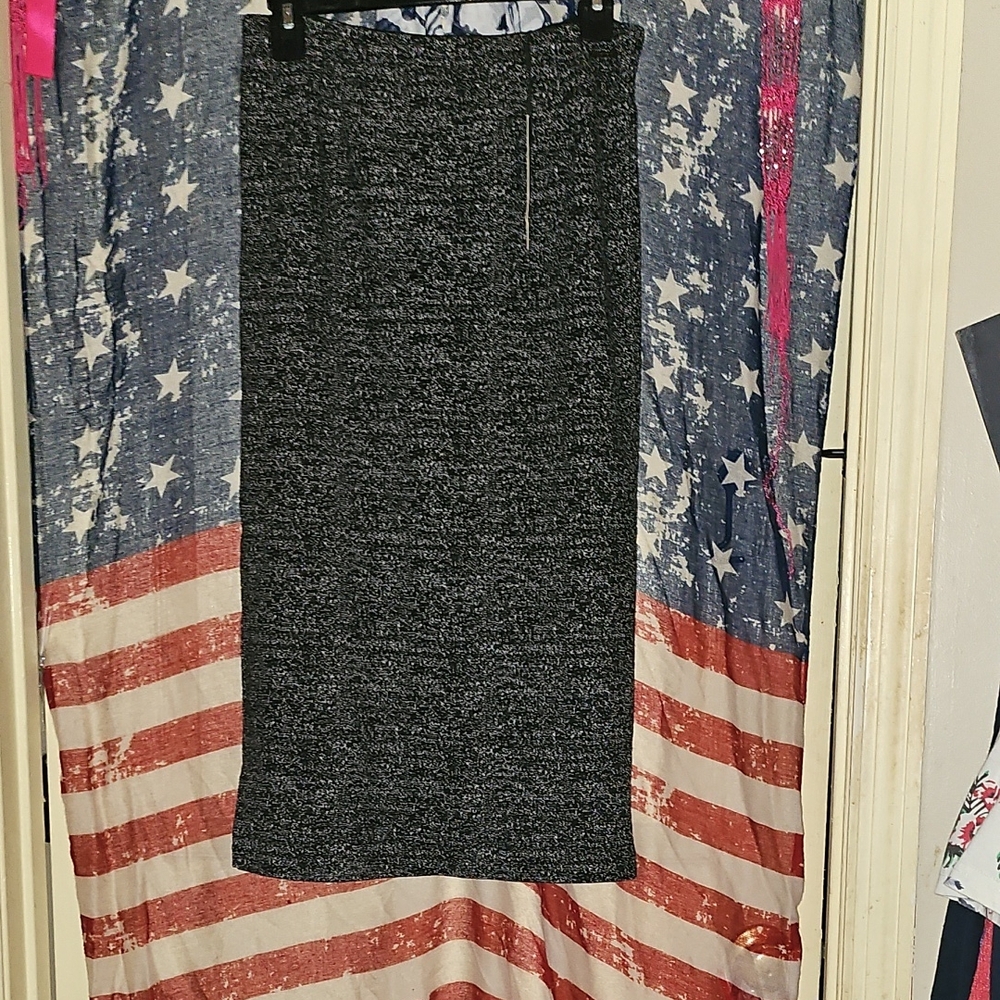 Tahari Black and White Midi Pencil Skirt Casual